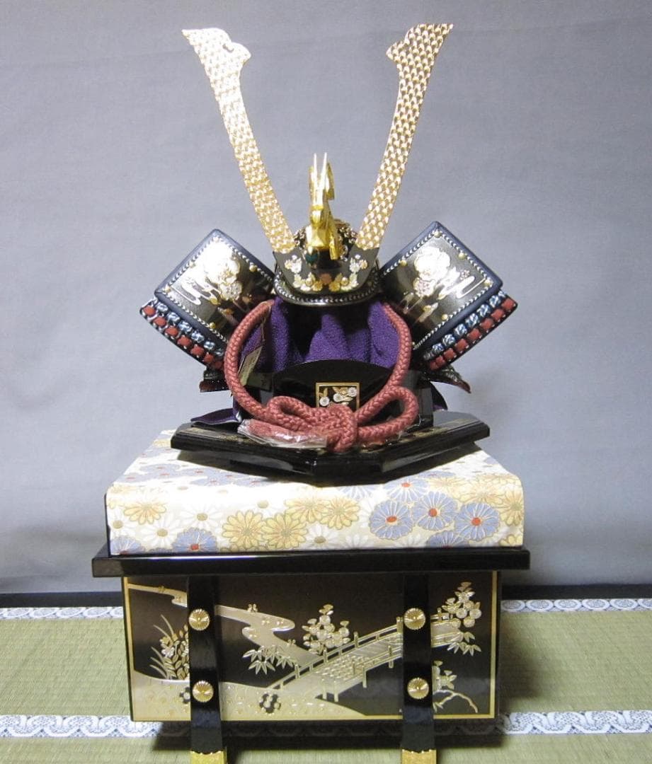 15号 兜飾り 花丸獅子 宝石付木彫竜　江戸甲冑 5月人形