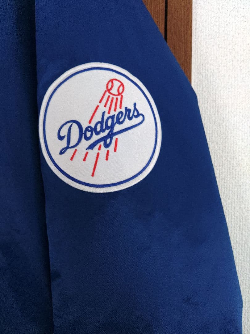 4月15日限定特価！ロサンゼルス・ドジャーススタジャン