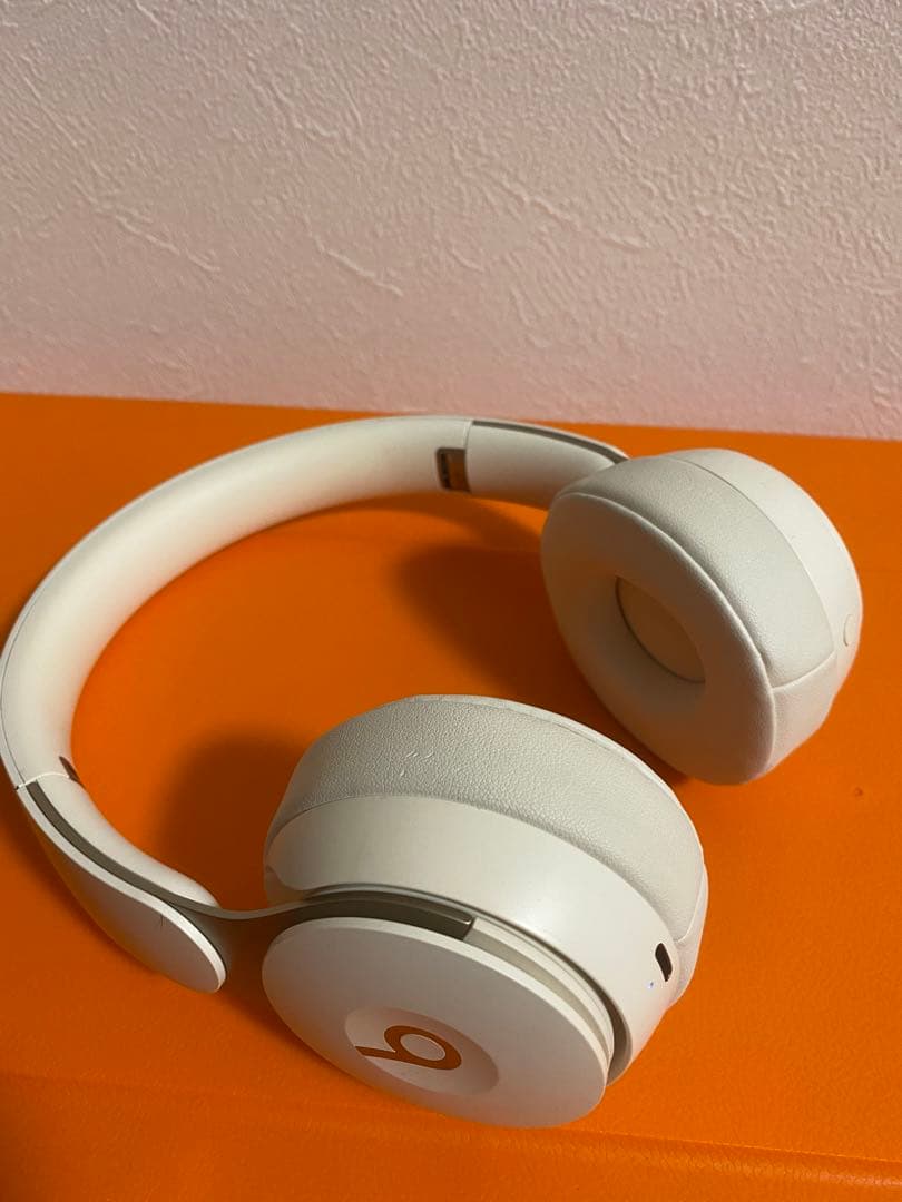 Beats Solo Pro ヘッドホン