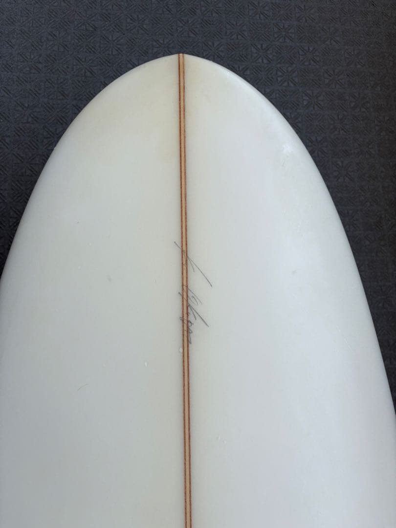 The BeHINDS シェイパー奥田慶ミッドレングス シモンズ 8.2フィート