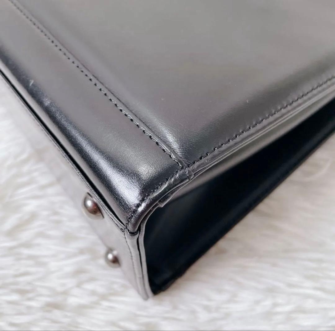 【極美品】GIVENCHY フォーマル ハンドバッグ ロゴプレート ブラック