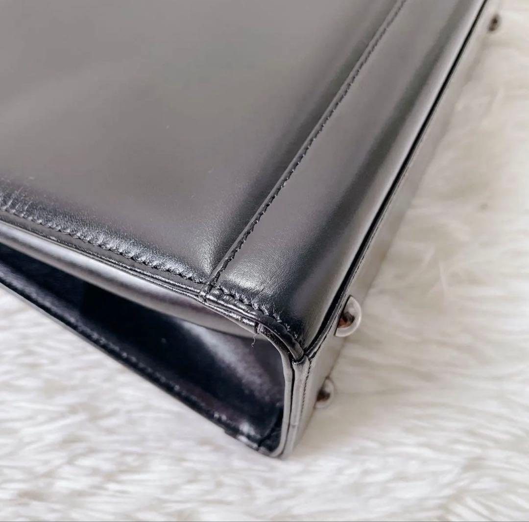 【極美品】GIVENCHY フォーマル ハンドバッグ ロゴプレート ブラック