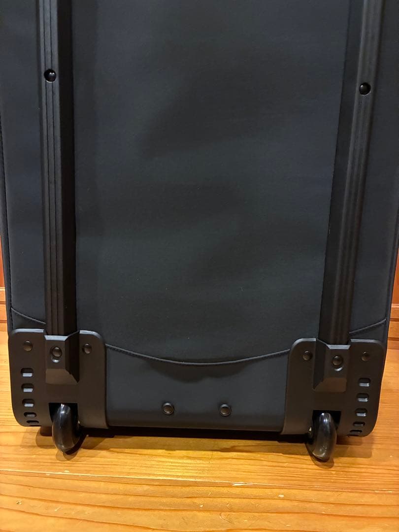 新品AMG ロゴ入キャリーバッグ☆彡