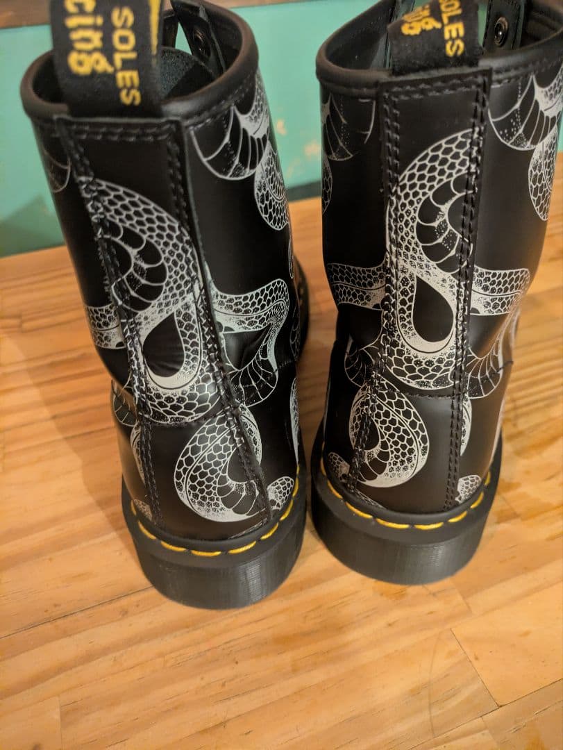 靴 Dr.Martens 1460 WILD SERPENT SMOOTH UK9