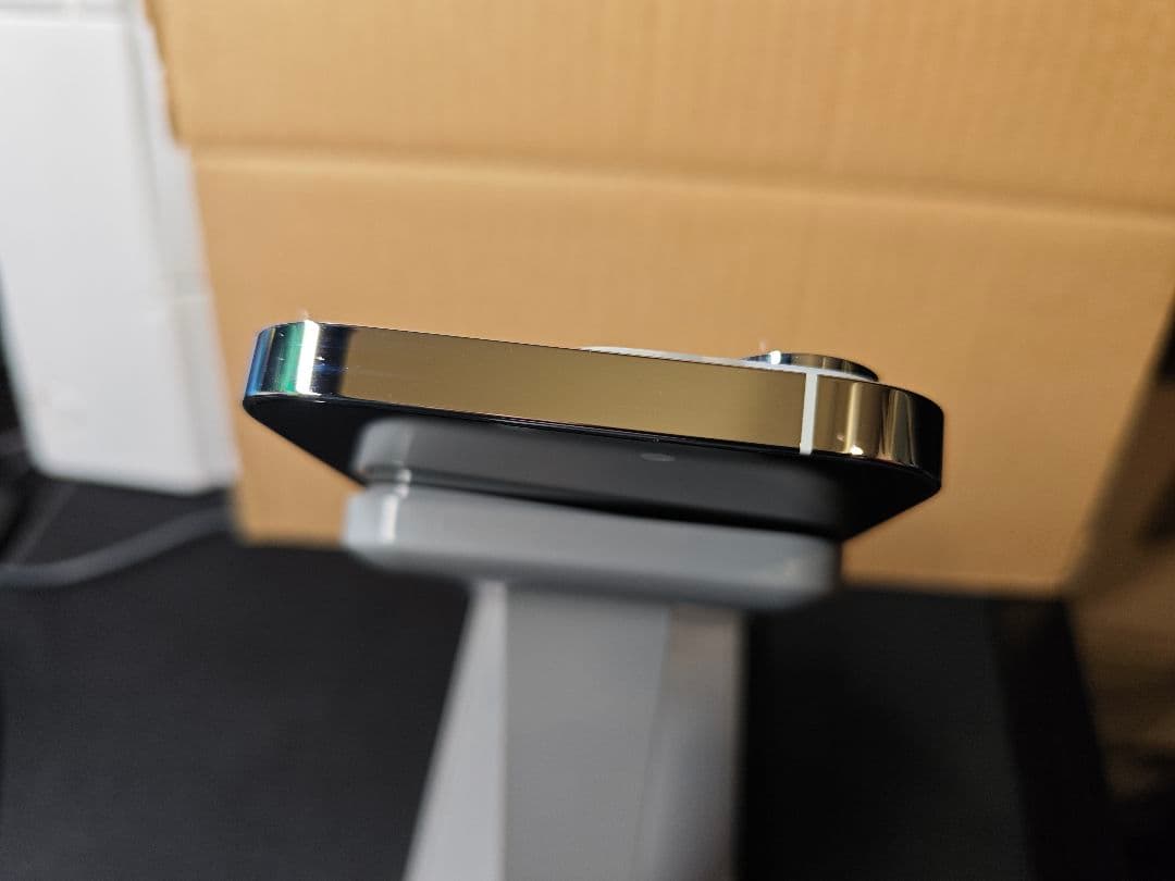 【極美品】iPhone 14 Pro ホワイト 本体