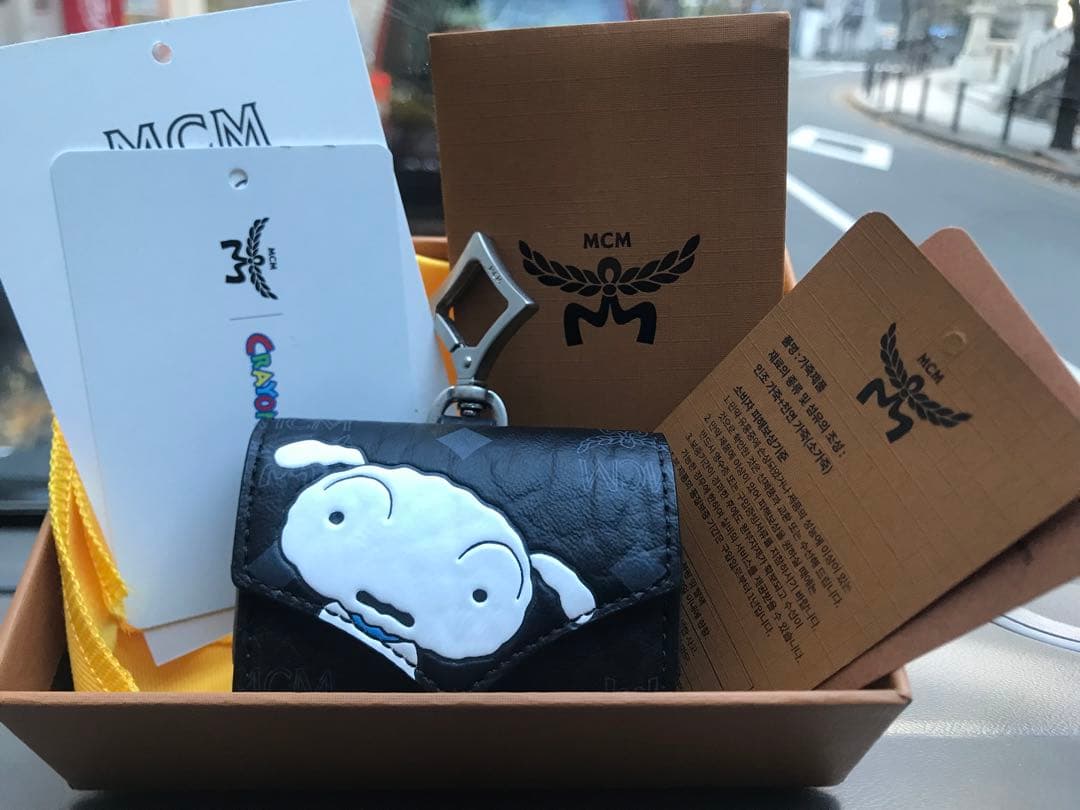 MCM 日本限定 クレヨンしんちゃん AirPods ケース シロ