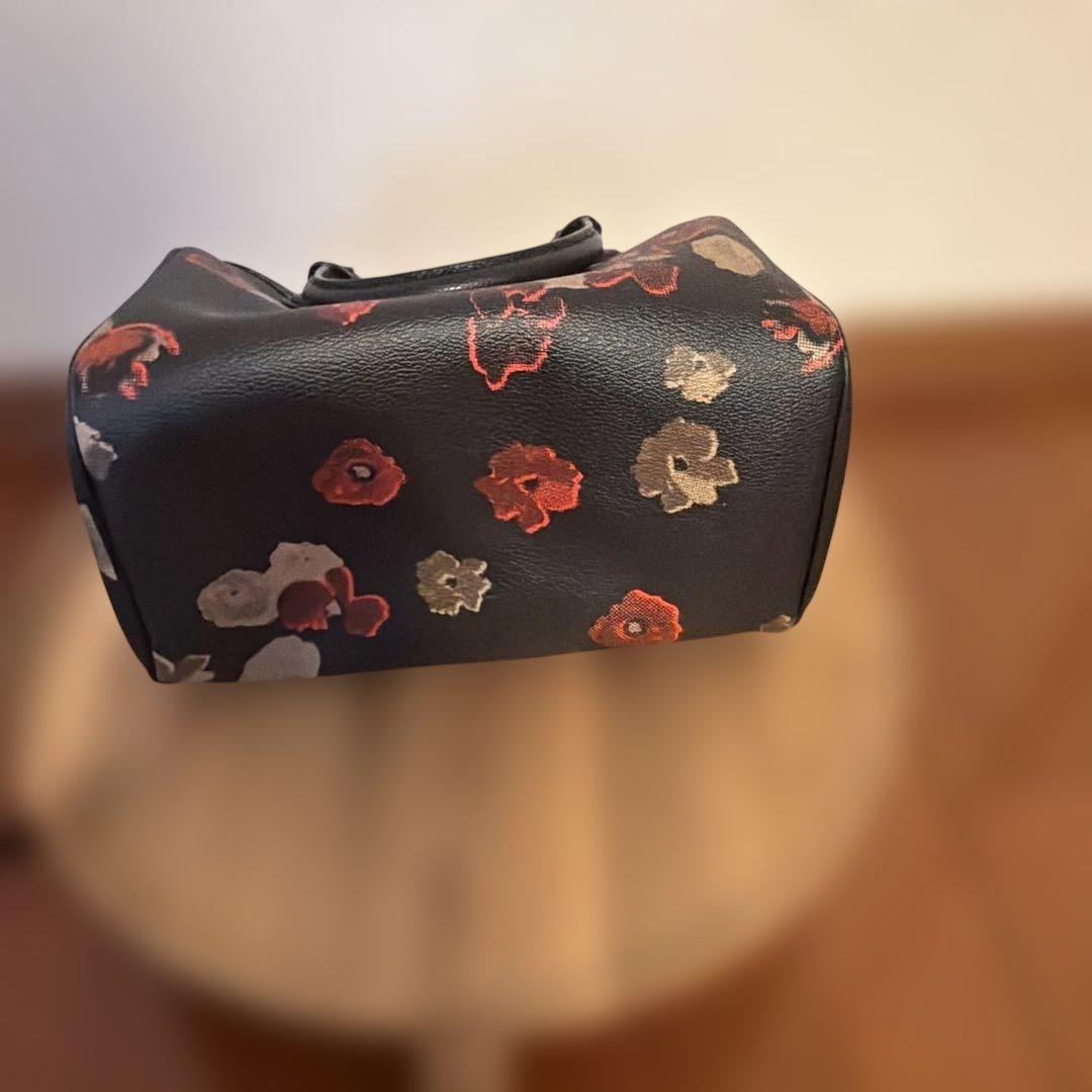 COACH 花柄レザーショルダーバッグ