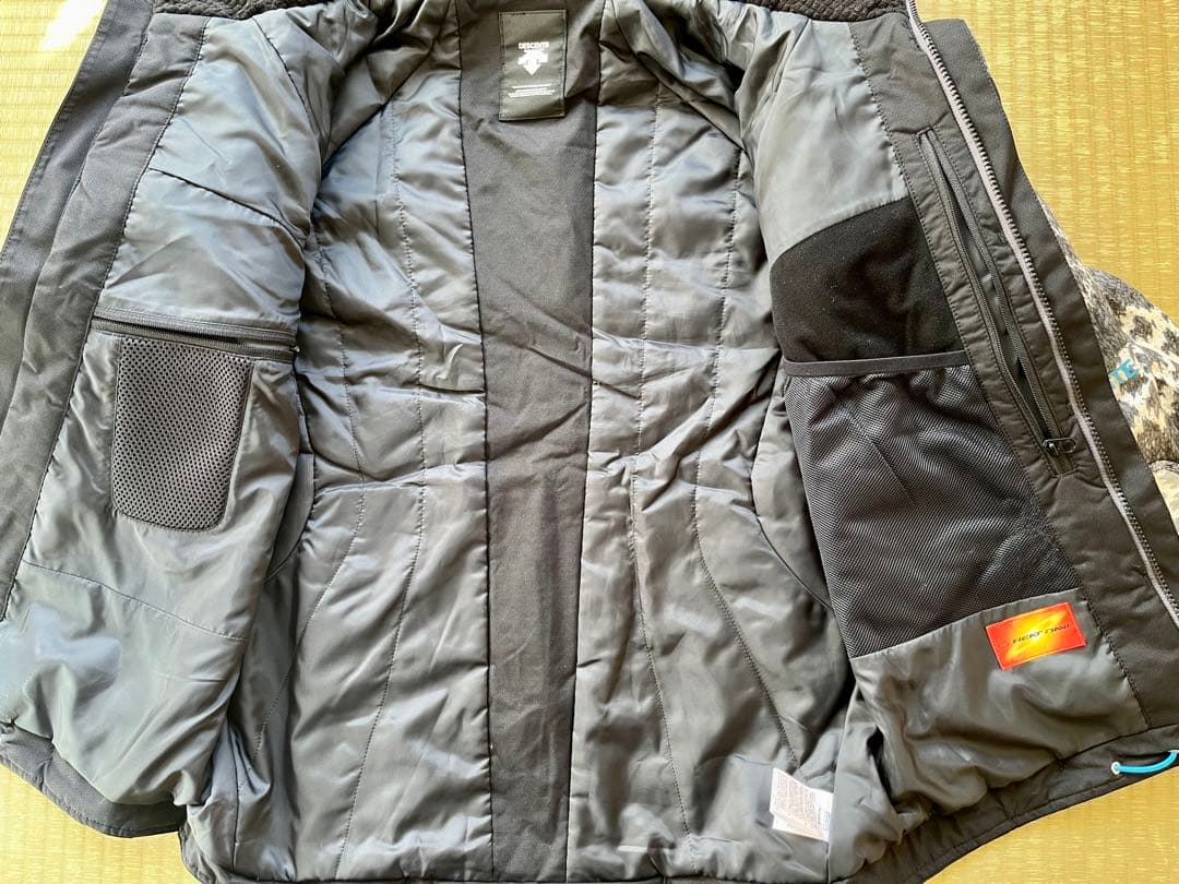 DESCENTE ☆スキー、スノーボードウェア メンズ　Sサイズ