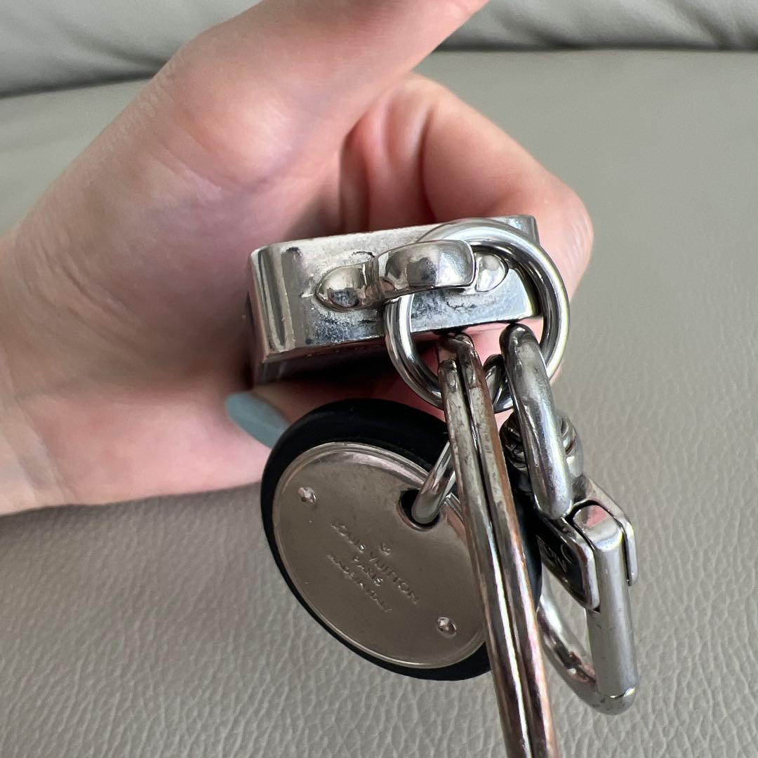 LOUIS VUITTON ルイヴィトン　チャーム　キーホルダー