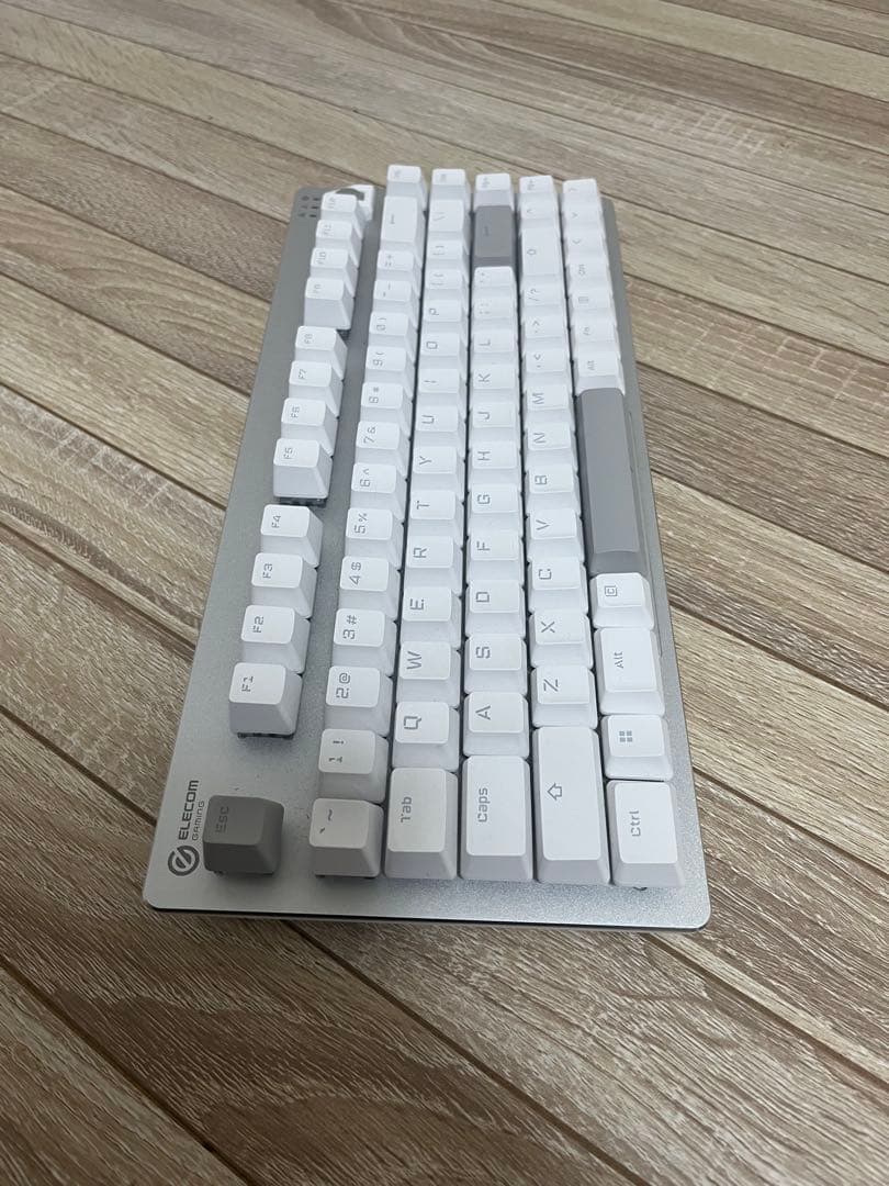 ELECOMゲーミングキーボード　VK720A