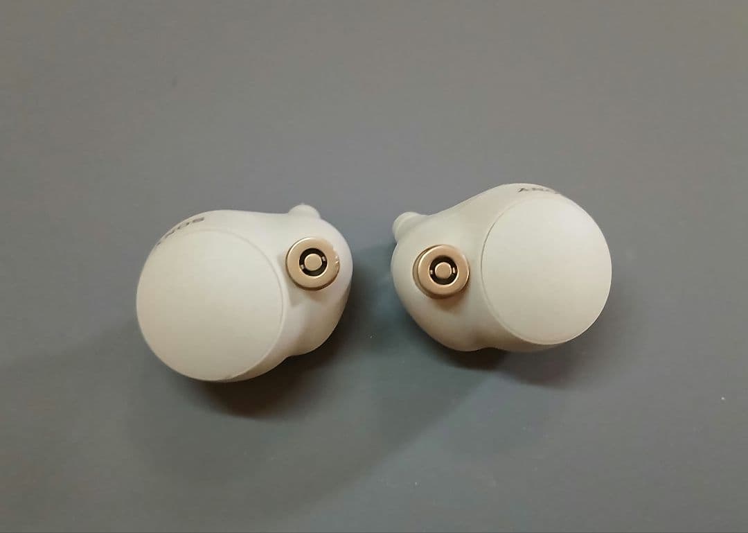 SONY　WF-1000XM4　ワイヤレス　ノイズキャンセリング　イヤホン　➀