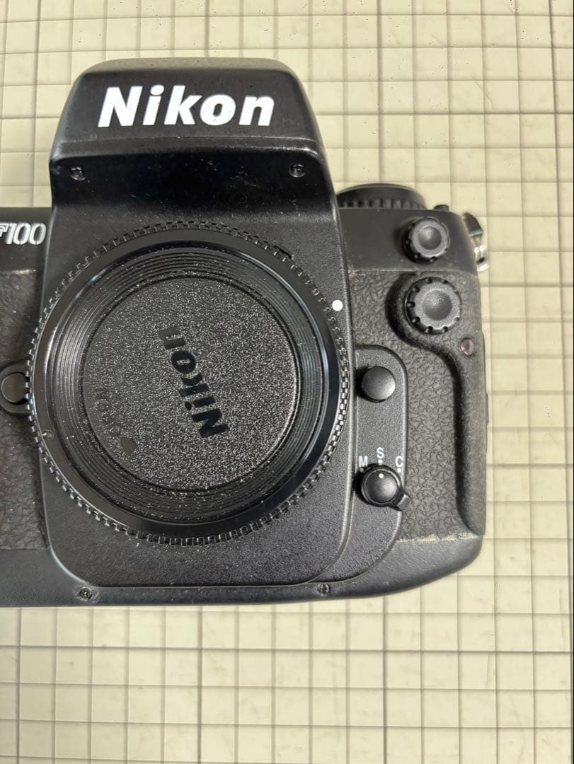 Nikon F100一眼レフカメラ