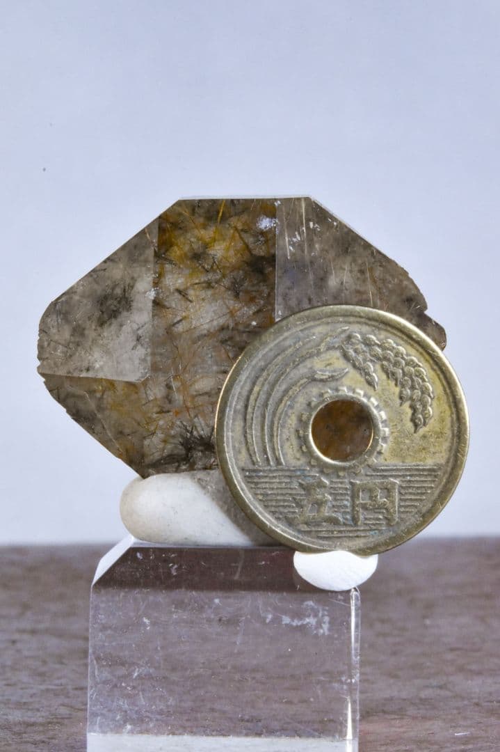 ザギ・マウンテン産 ルチルインクォーツ DT01