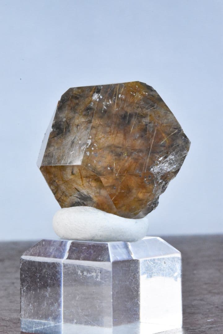 ザギ・マウンテン産 ルチルインクォーツ DT01