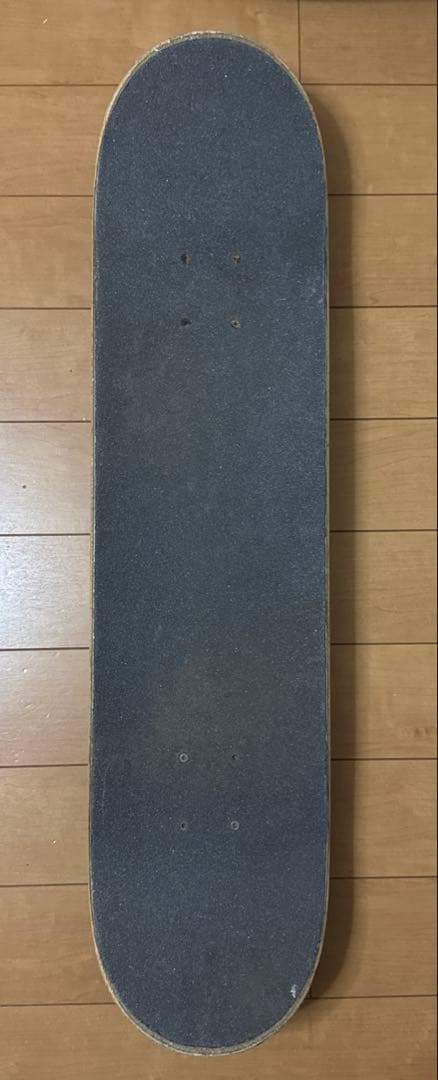 7.75マジェンタデッキ、ベンチャートラック