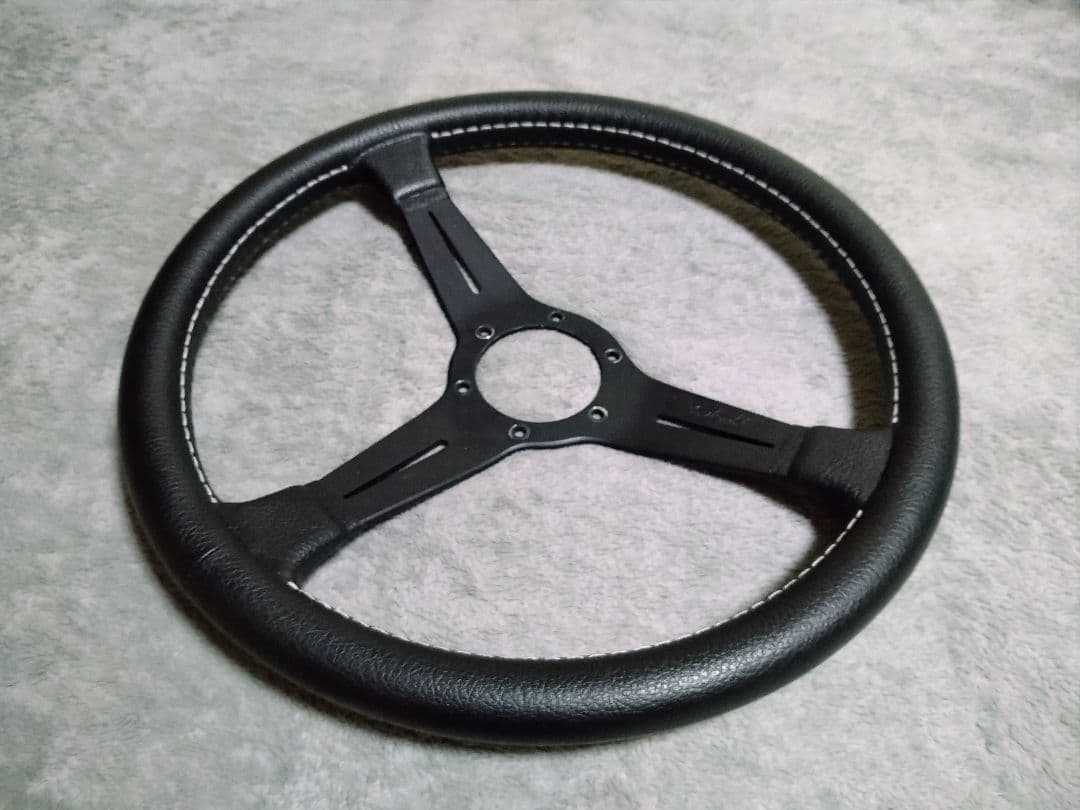 こっぺ　ナルディ　クラシック　革張り替え依頼品