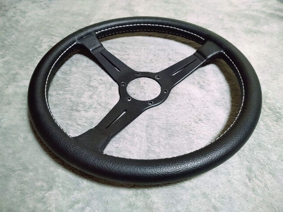 こっぺ　ナルディ　クラシック　革張り替え依頼品