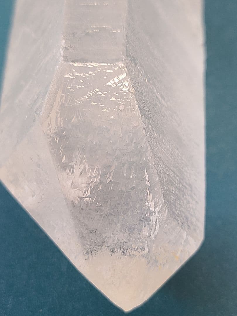 トライゴーニック　水晶