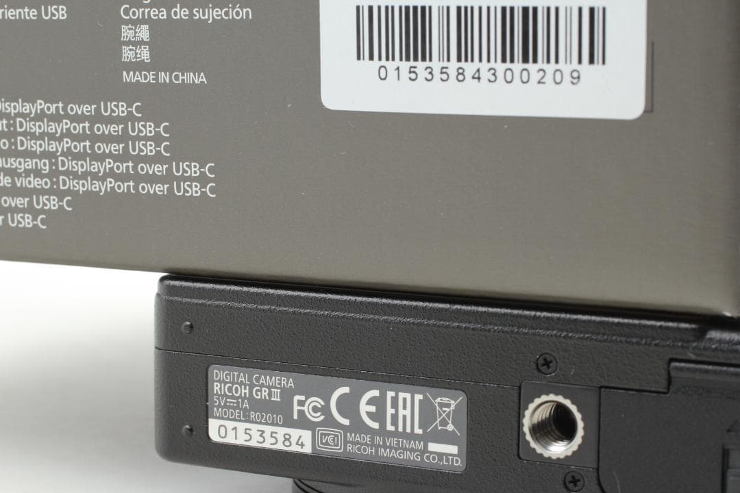 サムレスト付き RICOH GR III コンパクトデジタルカメラ