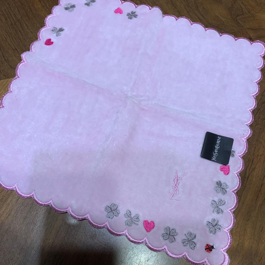 イヴ・サンローラン ハンカチセット　ハート柄