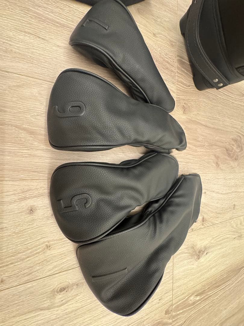 限定品フォーティーン　キャディーバック　ヘッドカバー付き