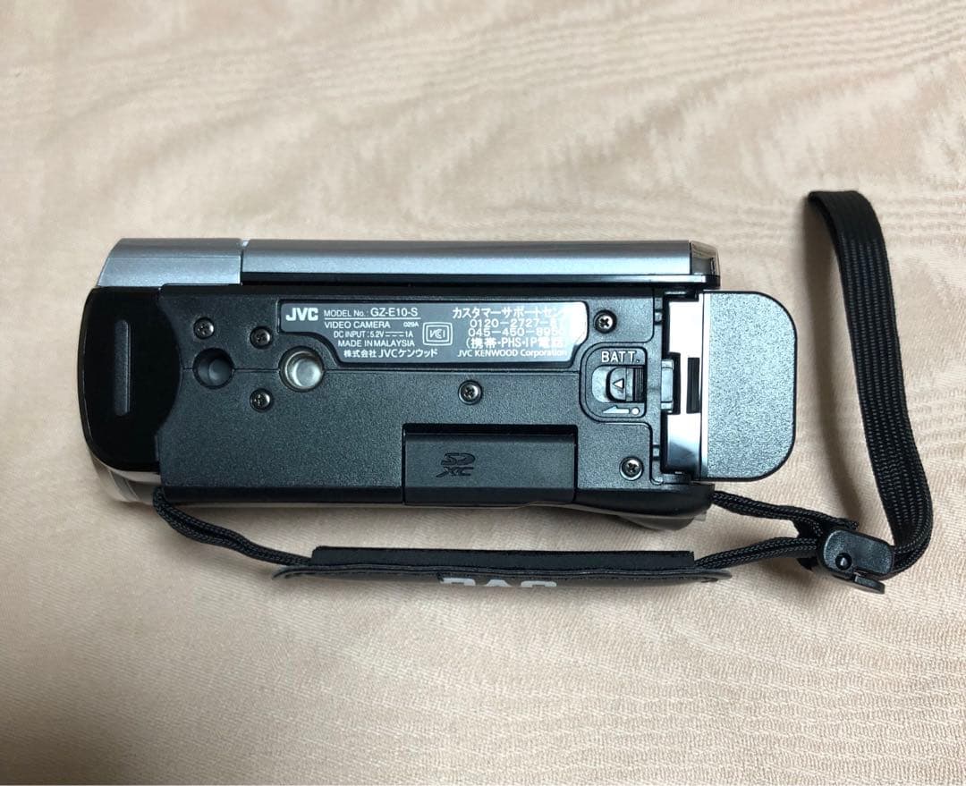 JVC Everio GZ-E10 ビデオカメラと付属品　ビクター　ケンウッド