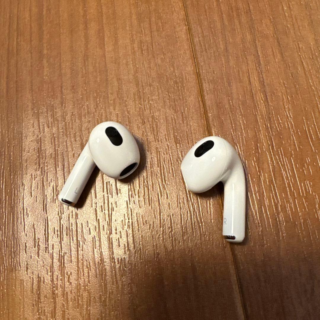 ｟純正｠AirPods【3世代】本体 ホワイト 充電ケース、箱付き