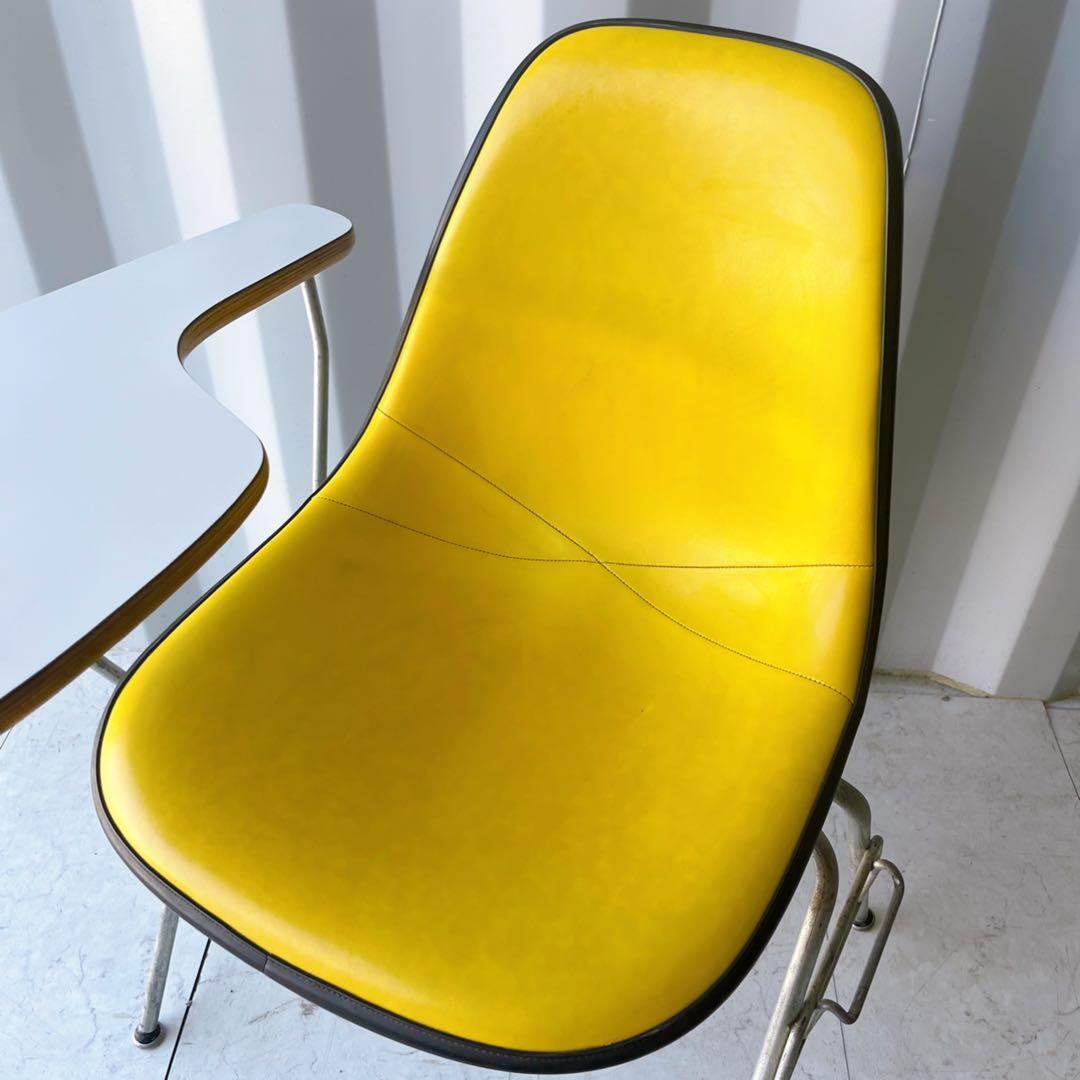 取付無料！ハーマンミラー イームズ シェルチェア テーブル付きスクールベース✨