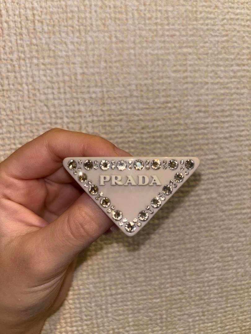 プラダ プレキシガラス ヘアクリップ ホワイト