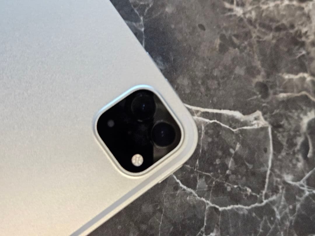 iPad Pro 12.9インチ M1チップ（第5世代）シルバー 128GB