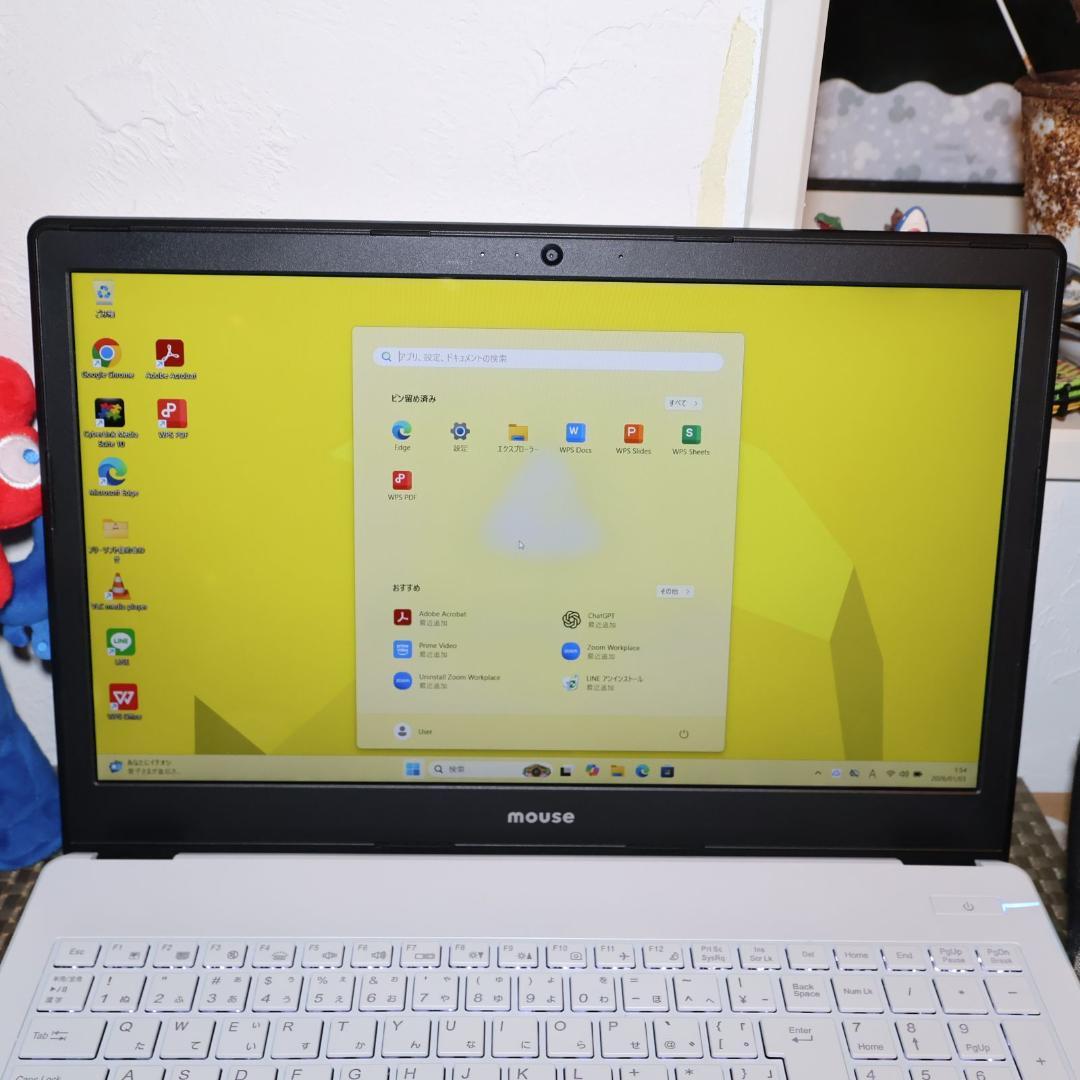 Win11公式対応8世代i7/メ8G/新品SSD480G/無線/カメラ/FHD