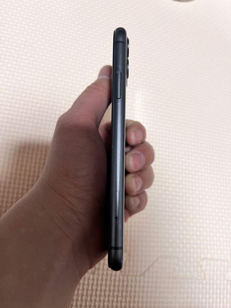 iPhone 11 64GB ブラック 本体 SIMロック解除