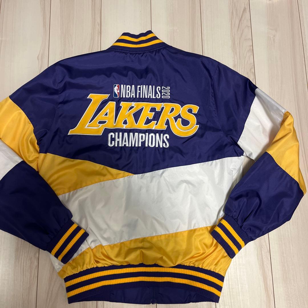 JH Design Lakers スタジアムジャケット