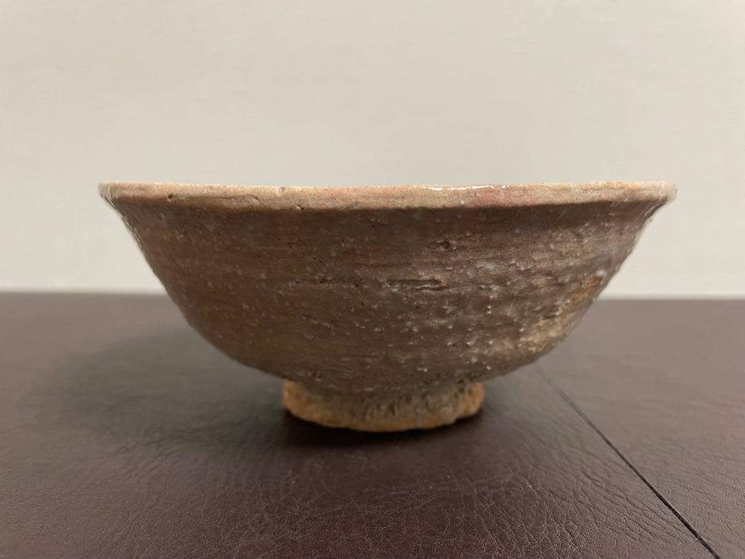 十代三輪休雪　萩刷毛目平茶盌　共箱　茶碗　萩焼　茶道具