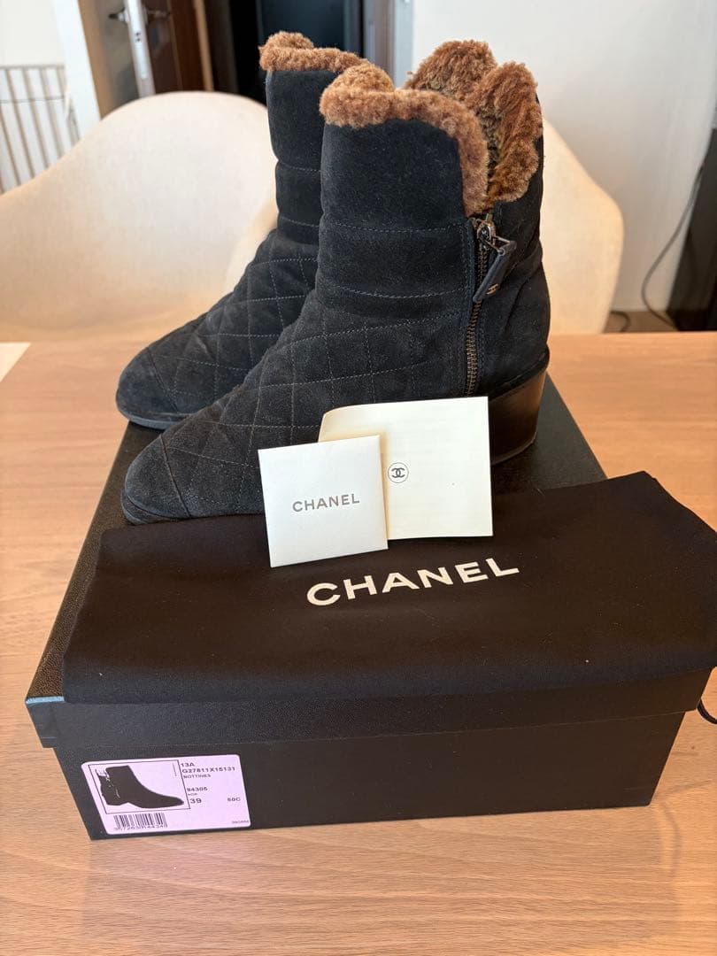 シャネルCHANEL⭐️ファー付きブラックスエードムートンブーツ