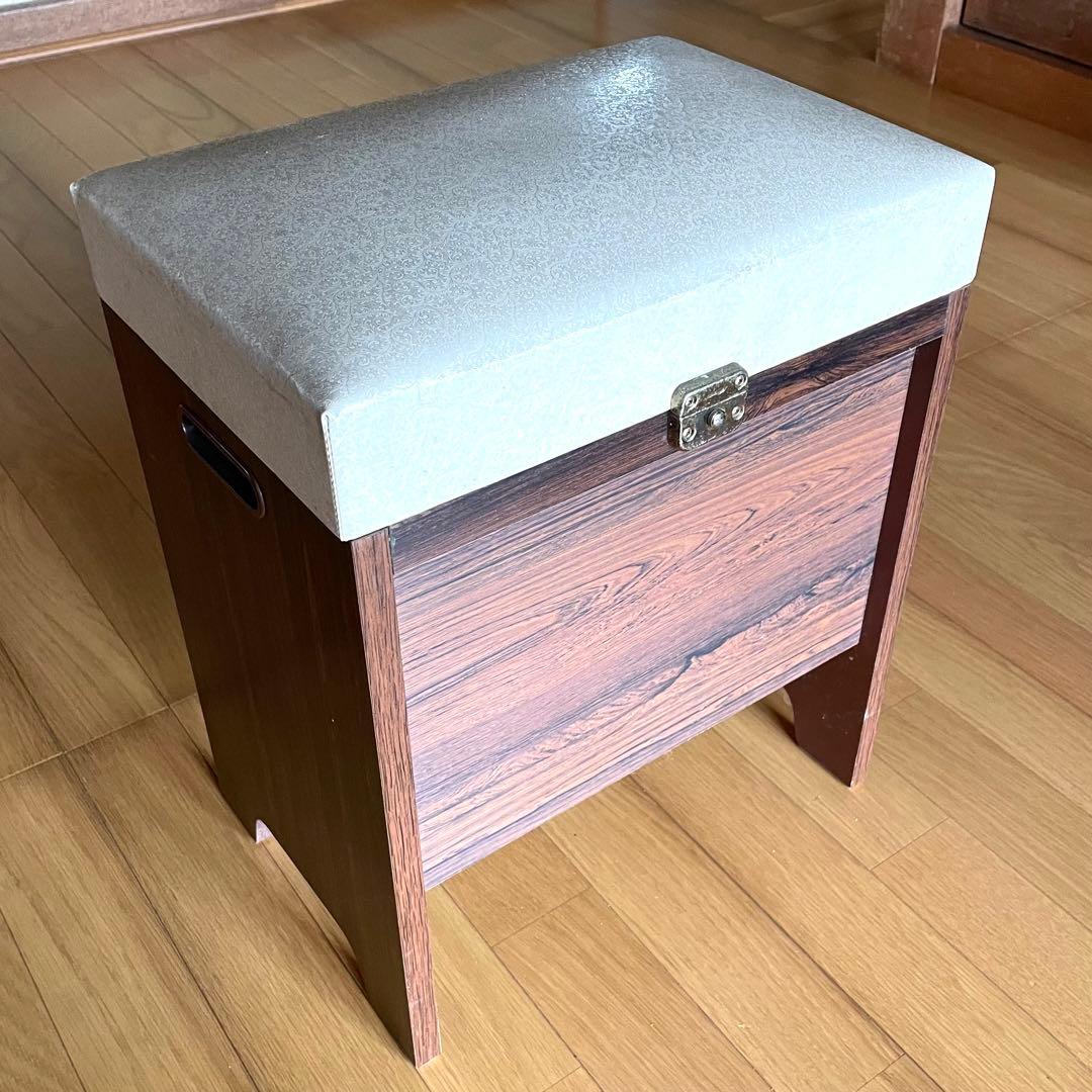 ◆昭和レトロ 収納付きスツール 小型椅子 木材 革張り ペイズリー柄 ゴールド④