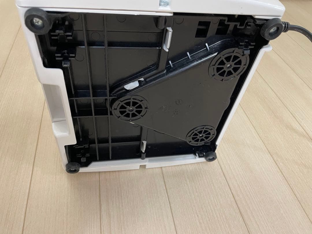 アイリスオーヤマ　除湿機　5.6L コンプレッサー式 ホワイト IJC-J56