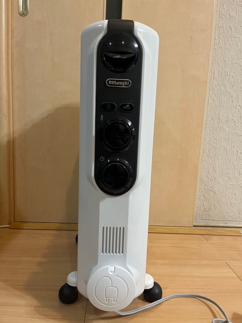 【美品】デロンギ オイルヒーター　アミカルド RHJ35M1015-BK