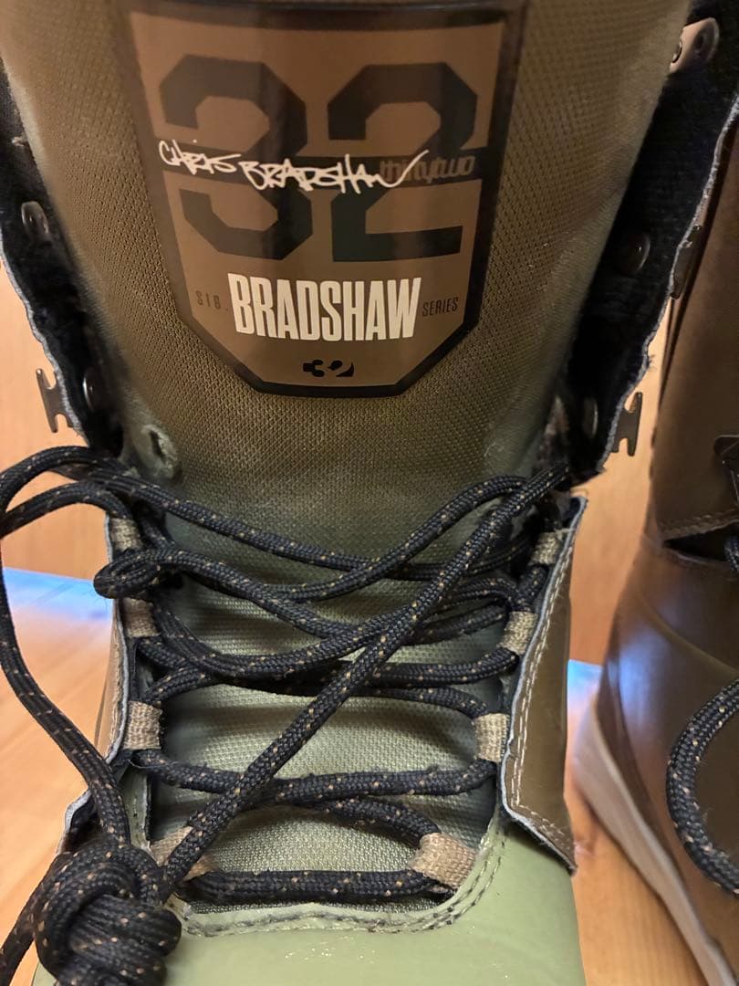 32 LASHED BRADSHAW スノーボードブーツ