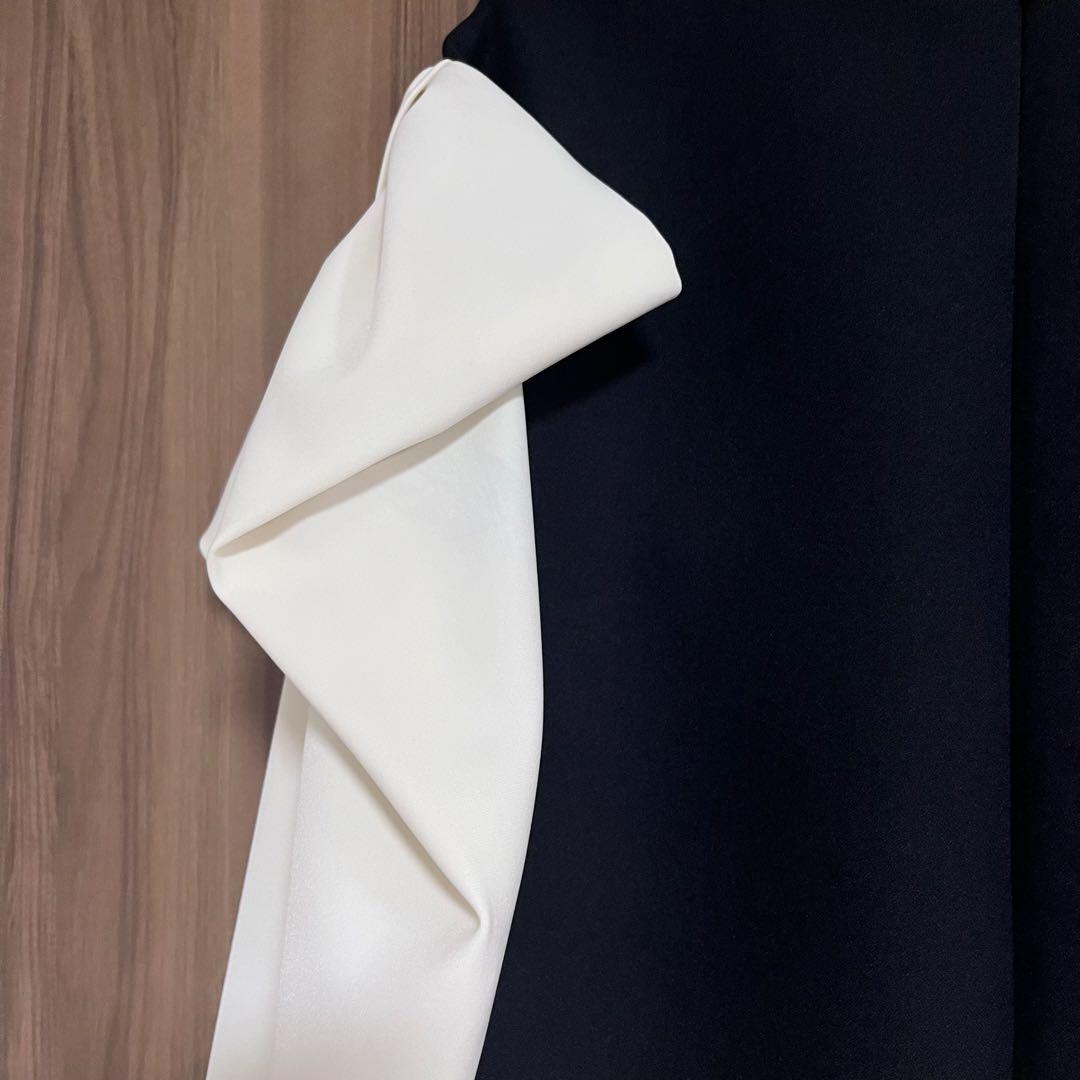 【美品】SEVEN TEN 上品リボンドレープトップスブラック×オフホワイト