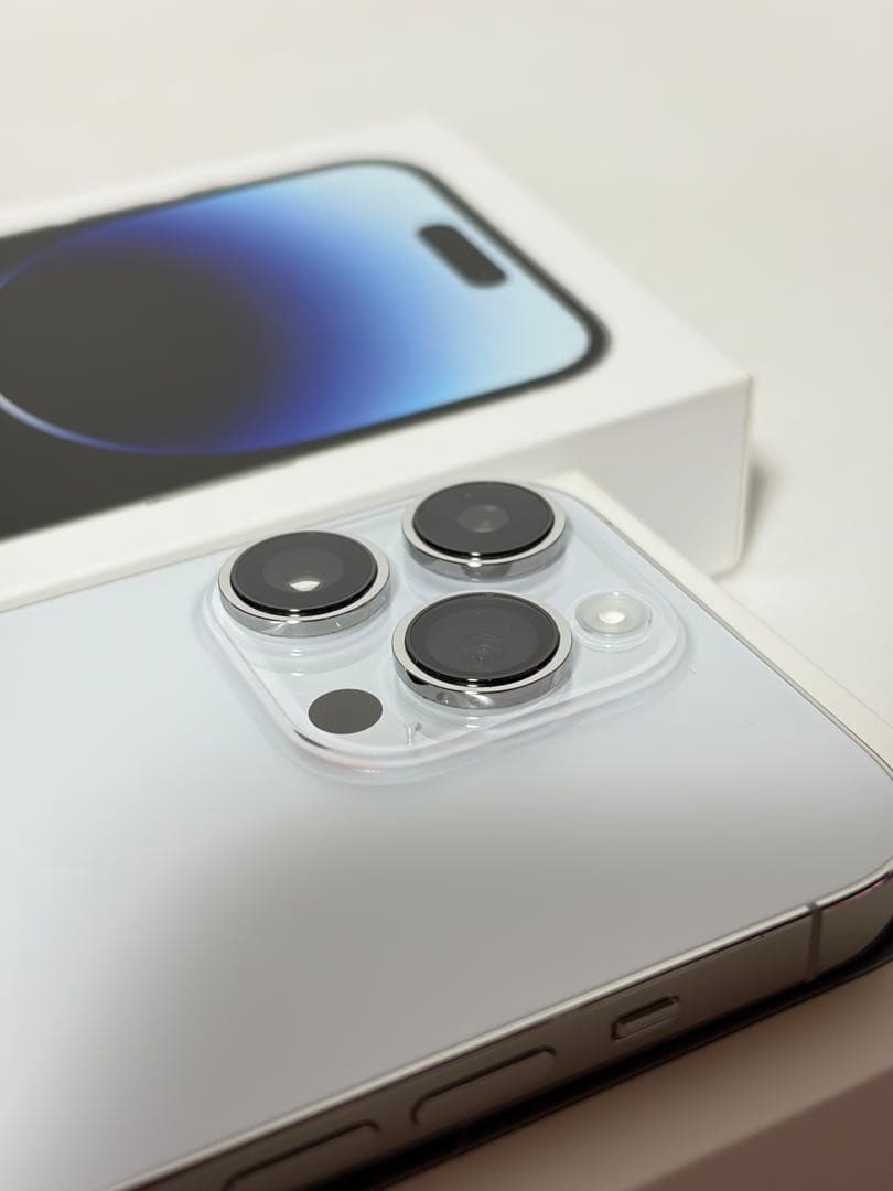 極美品 目立った傷なしiPhone14pro 128GB シルバー SIMフリー