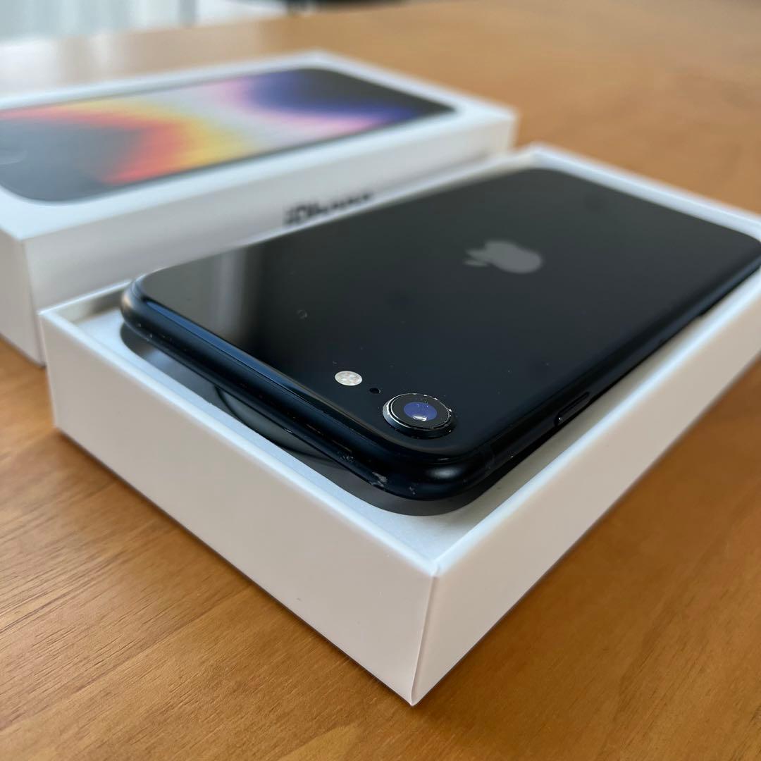 iPhoneSE本体 第3世代 ミッドナイト 64GB