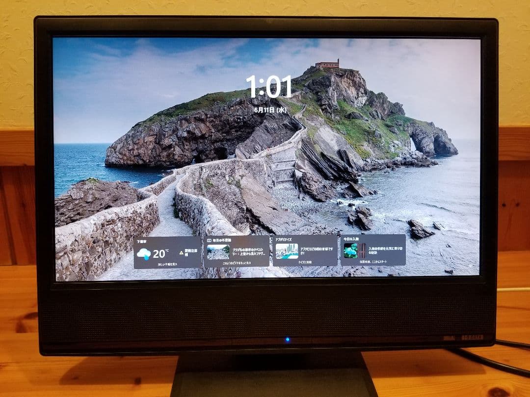 フルHDの液晶TV ディスプレイ 地デジ付き高精細 机上で活躍