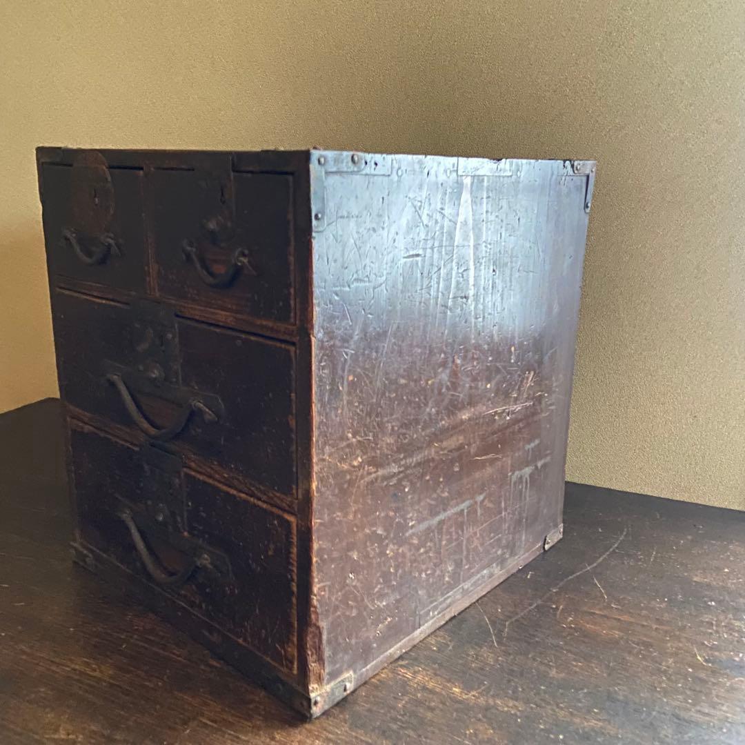 古い小引き出し　年代物　時代家具　　3段　鍵付き