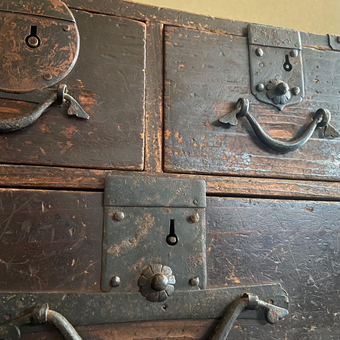 古い小引き出し　年代物　時代家具　　3段　鍵付き