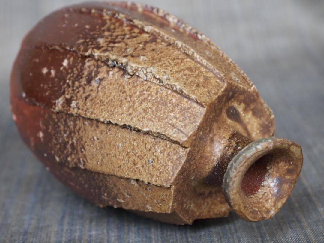 未使用★隠崎隆一【師：伊勢崎淳】★備前≪窯変≫徳利★共箱・布 ・栞★黒田陶