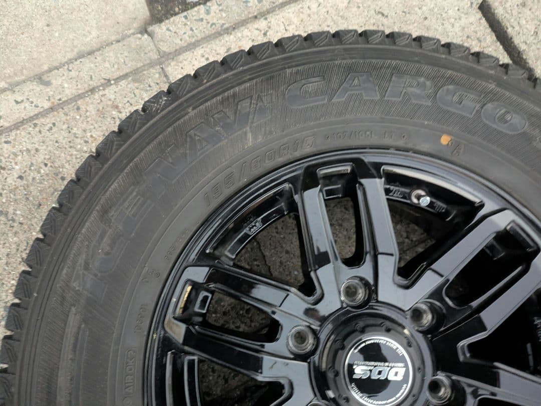 正月特価!!ハイエース使用 DOS 15インチホイールスタッドレスタイヤ③