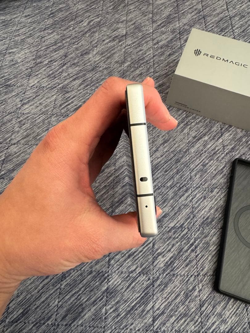 REDMAGIC 10 AIR 12/256GB ホワイト国内版