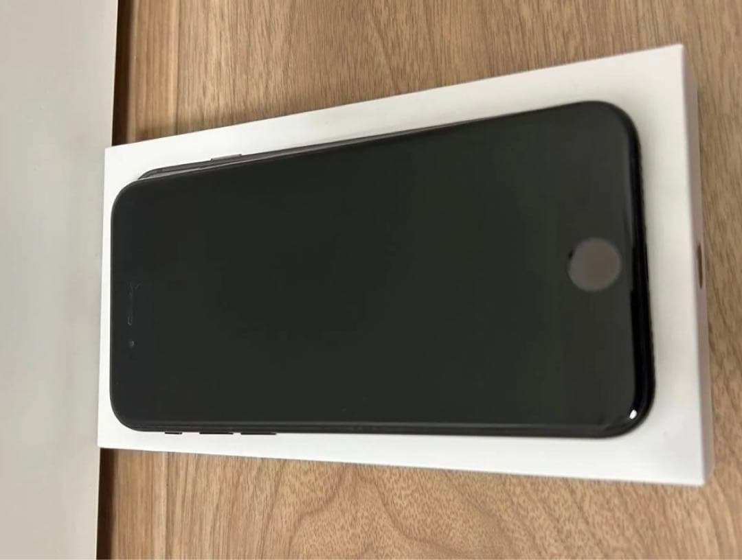 美品 iPhone SE 第2世代 64GB ブラック SIMフリー