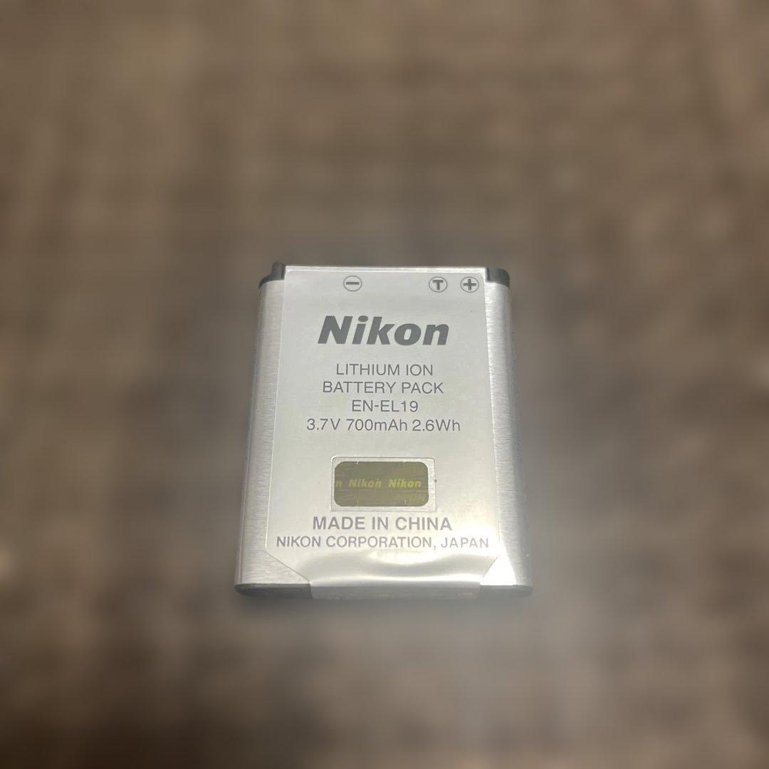 Nikon デジカメ　クールピクス　S3700 シルバー　中古簡易動作